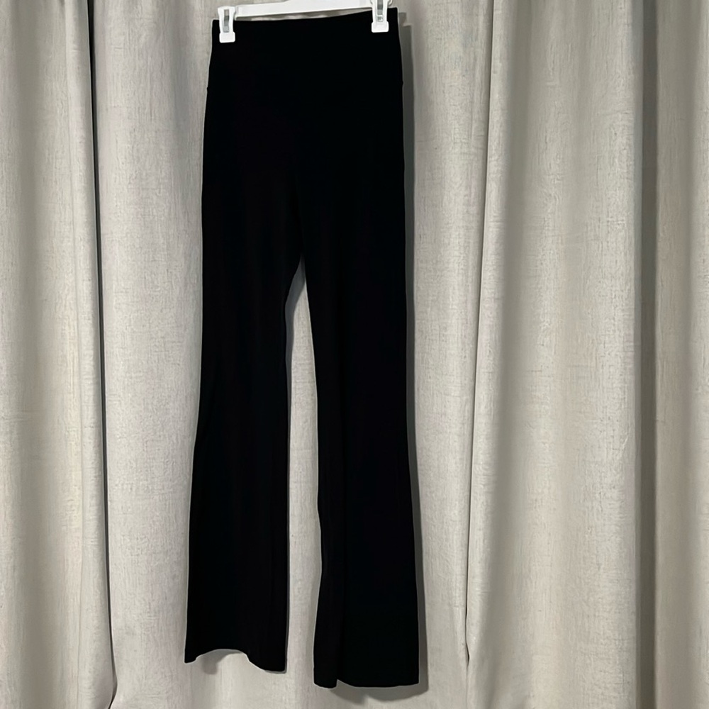 Lulu yoga pants